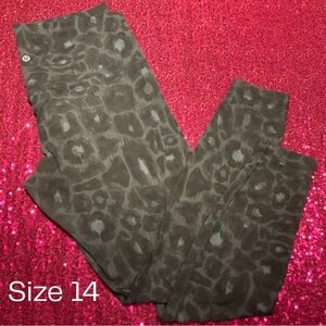 Lululemon Align Leggings High Rise Pant 28" Spray Leopard Black Size 14 Workout